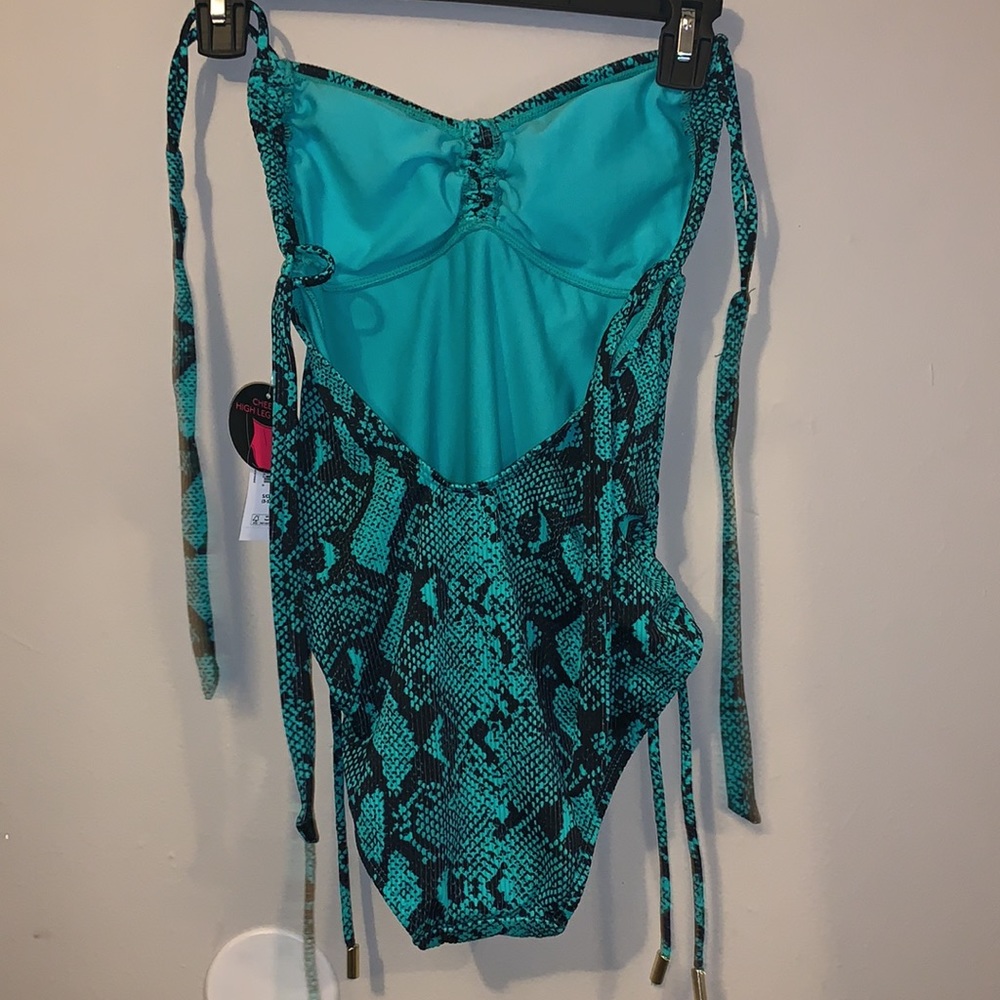 Cheeky high leg 1 piece swim suit - Picture 3 of 6